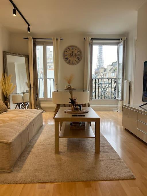 Appartement Paris Vue Tour Eiffel Trocadero Buitenkant foto